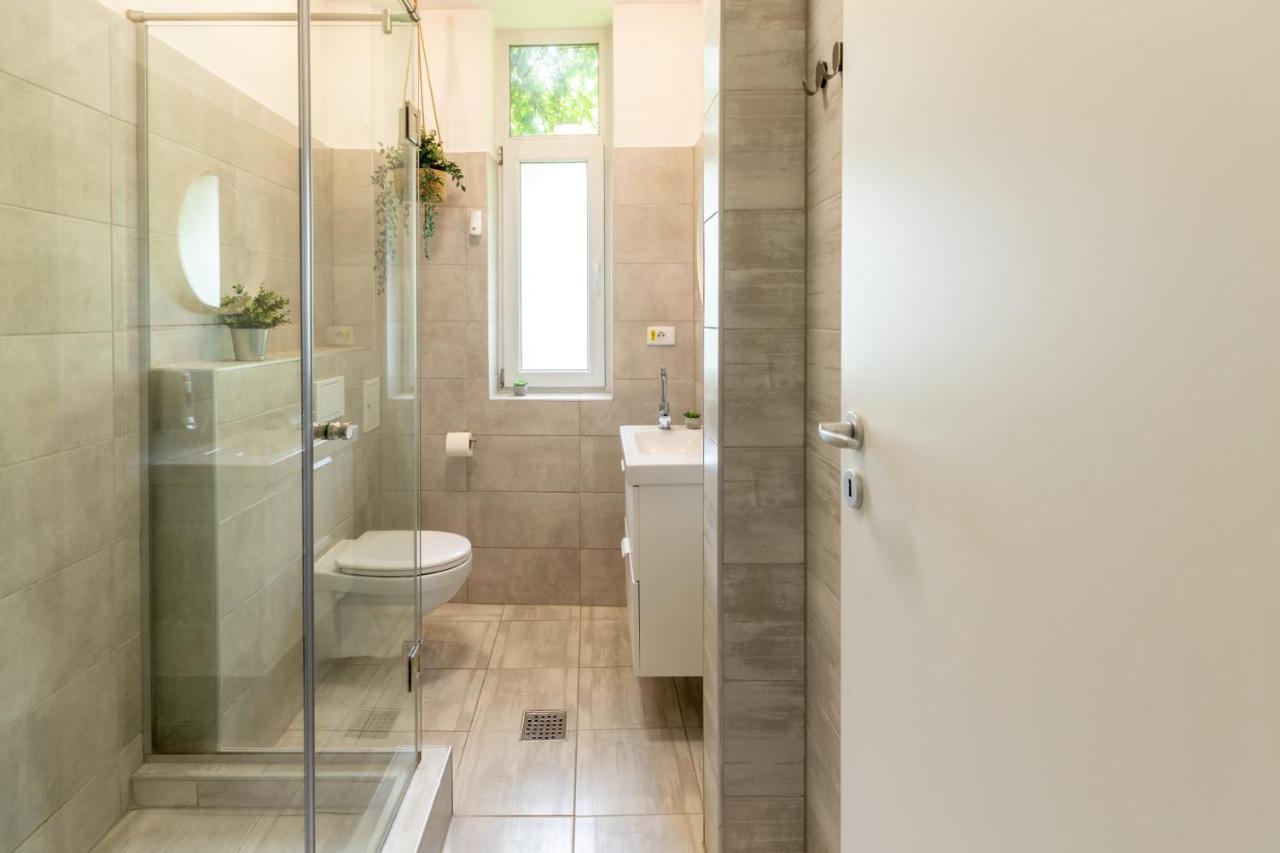 Ideal Stay: Spacious 2Br Apt Near Calea Victoriei Bukares Bagian luar foto