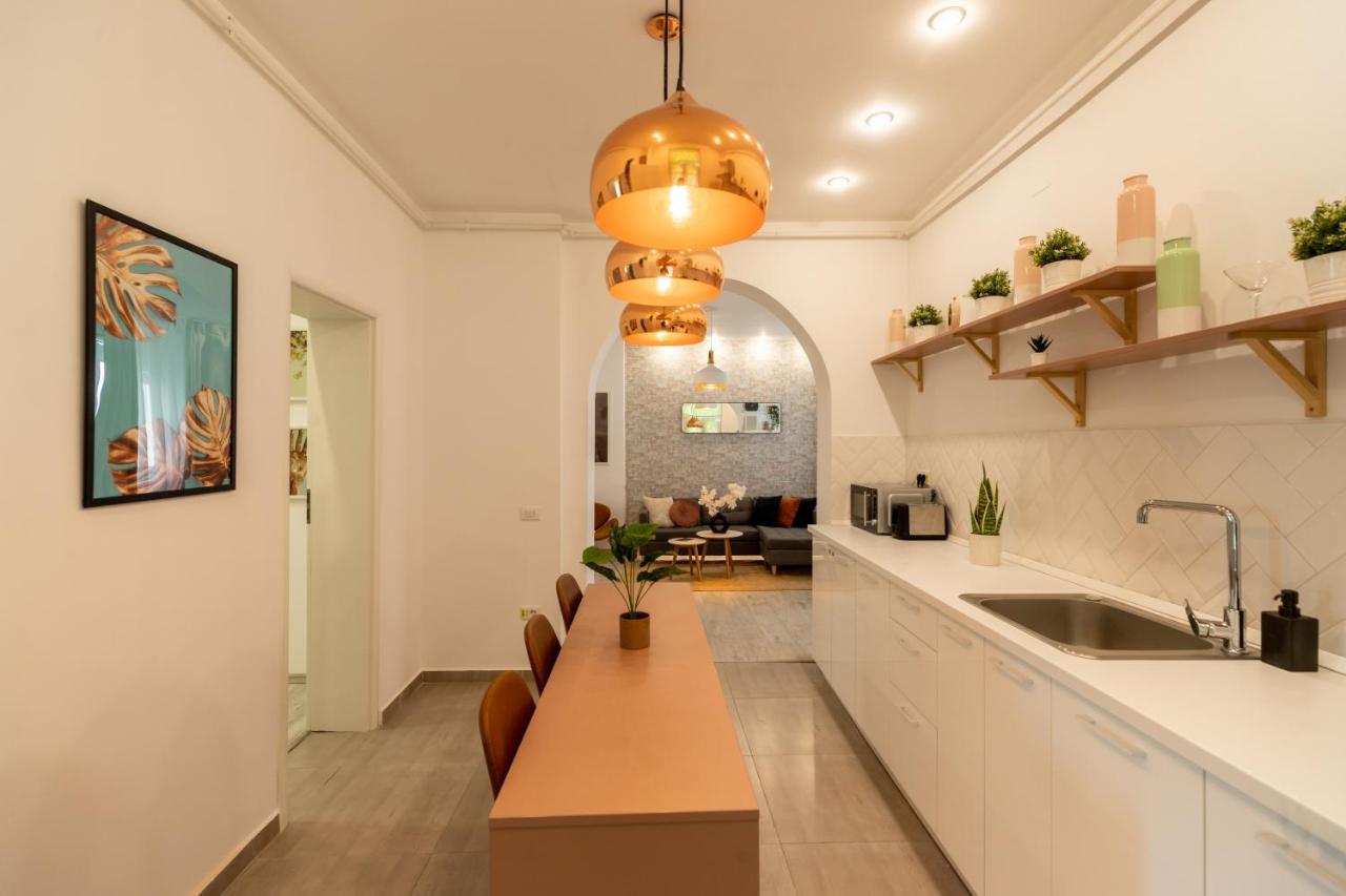 Ideal Stay: Spacious 2Br Apt Near Calea Victoriei Bukares Bagian luar foto