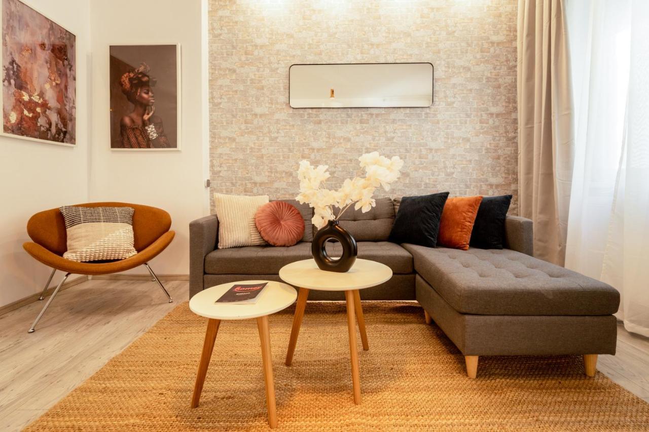 Ideal Stay: Spacious 2Br Apt Near Calea Victoriei Bukares Bagian luar foto
