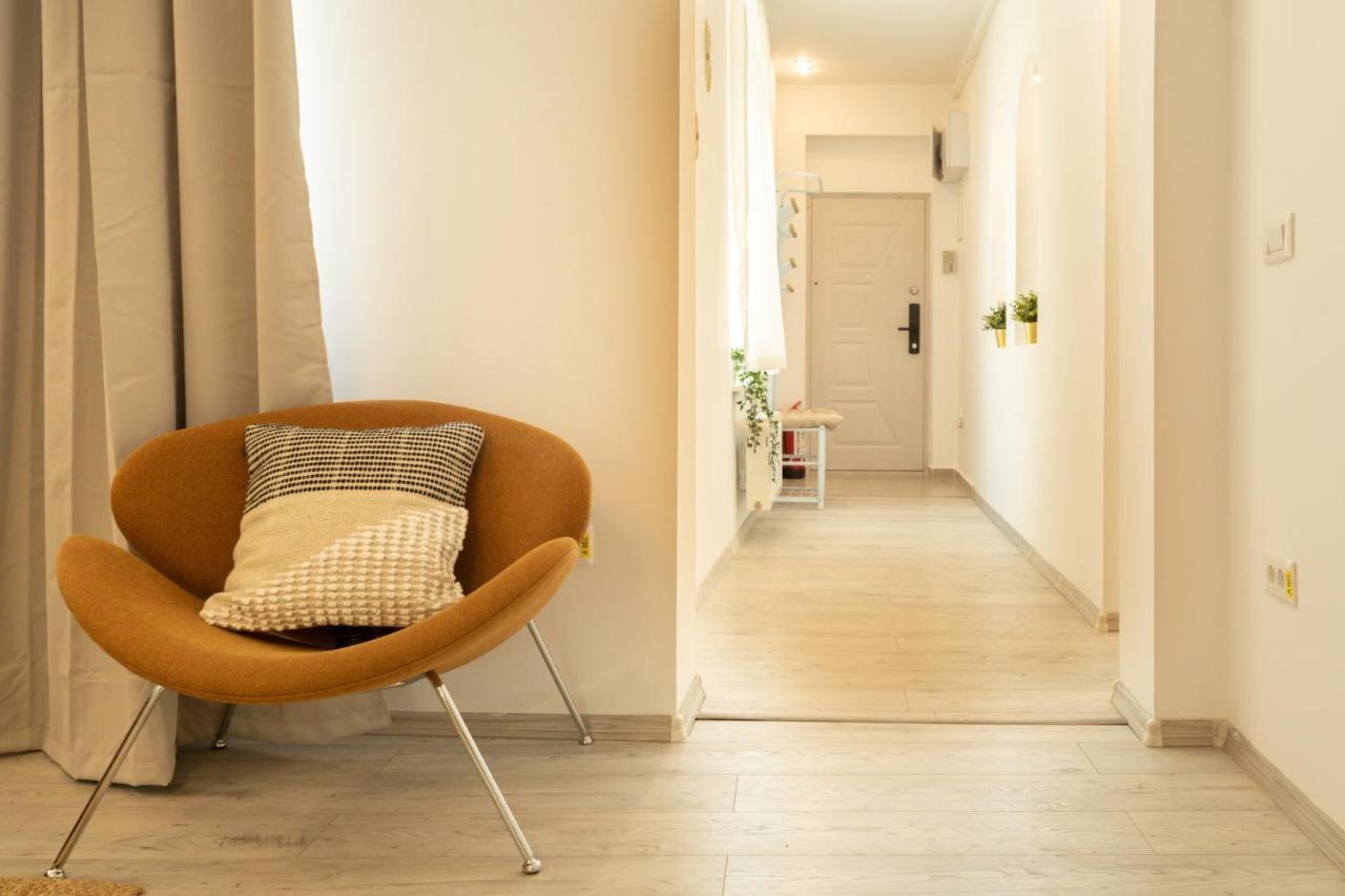 Ideal Stay: Spacious 2Br Apt Near Calea Victoriei Bukares Bagian luar foto