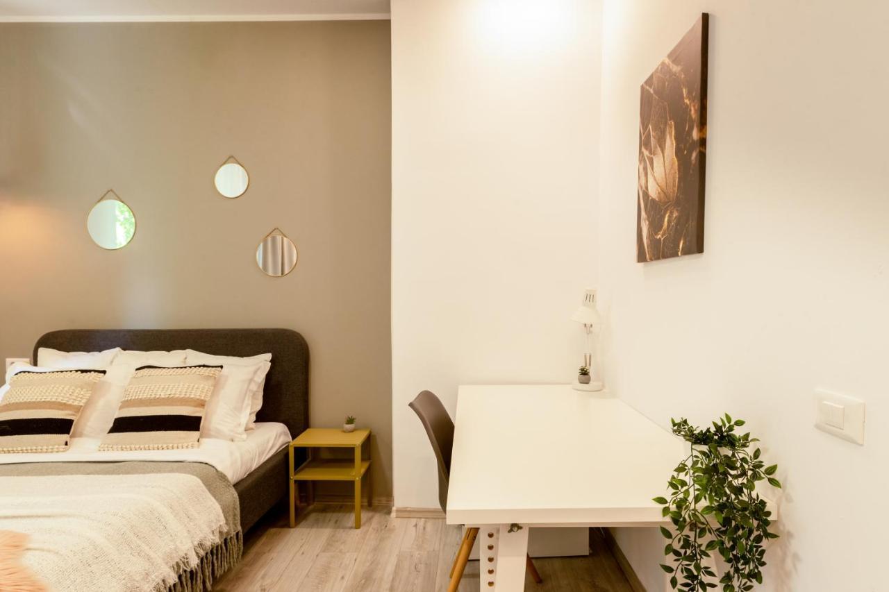 Ideal Stay: Spacious 2Br Apt Near Calea Victoriei Bukares Bagian luar foto