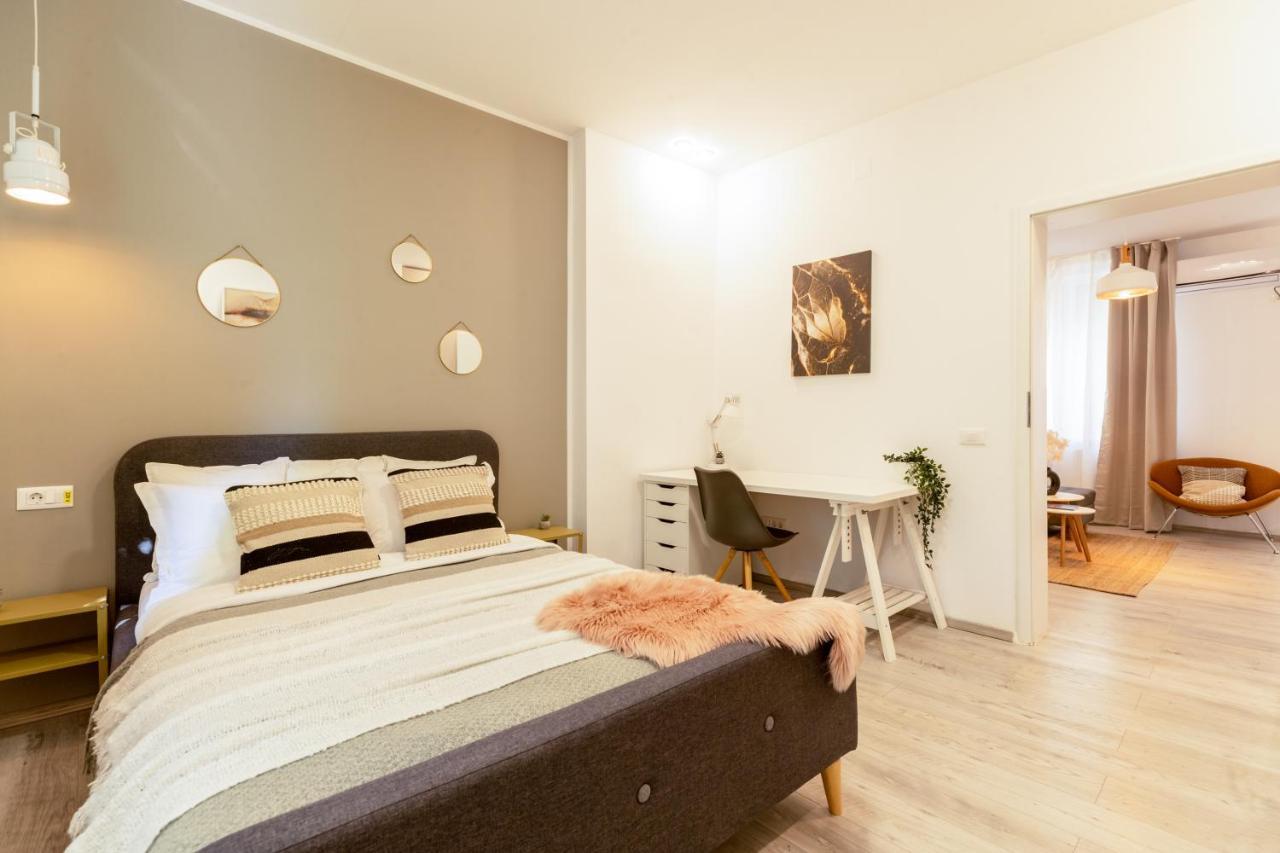 Ideal Stay: Spacious 2Br Apt Near Calea Victoriei Bukares Bagian luar foto