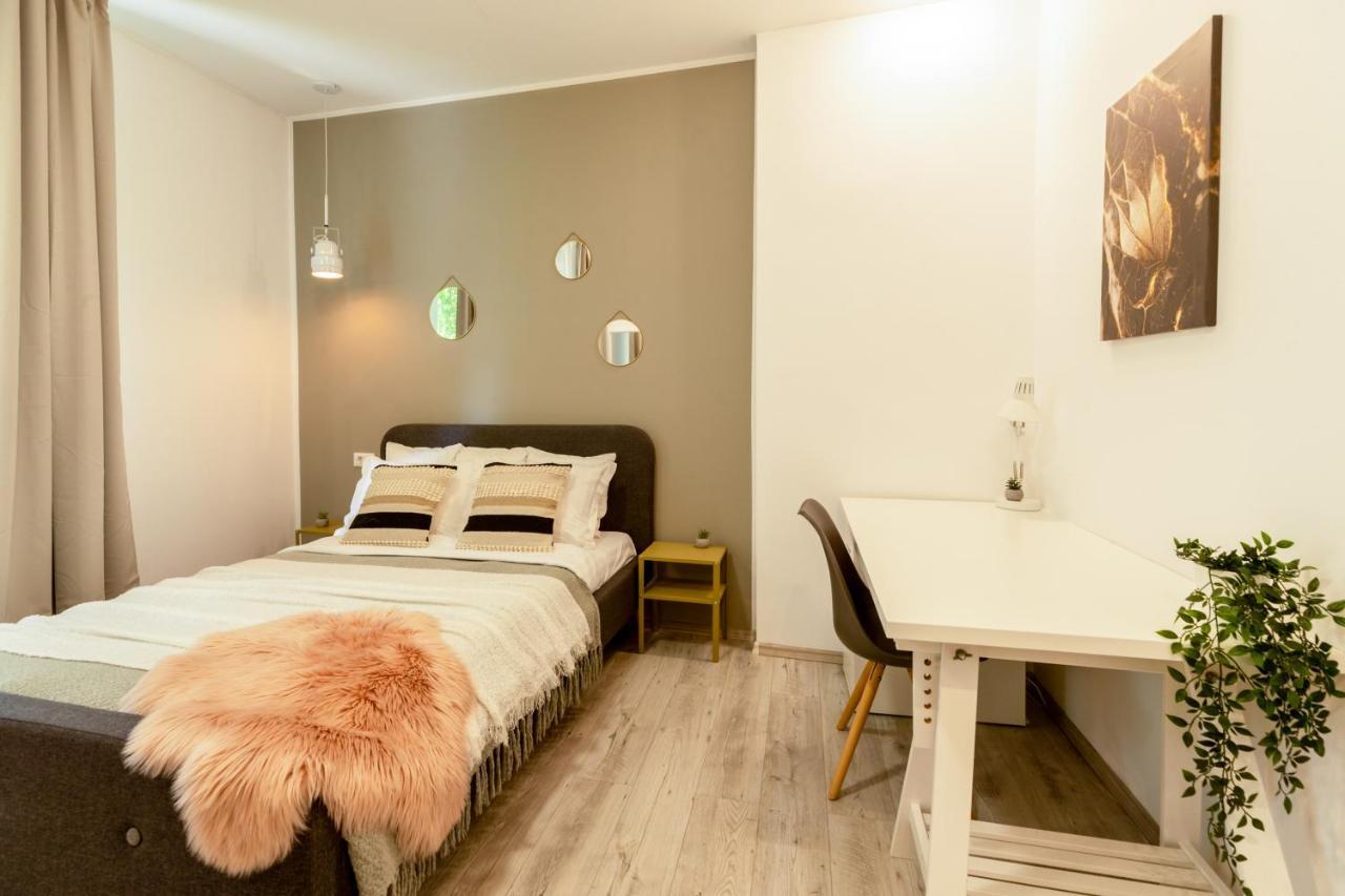 Ideal Stay: Spacious 2Br Apt Near Calea Victoriei Bukares Bagian luar foto