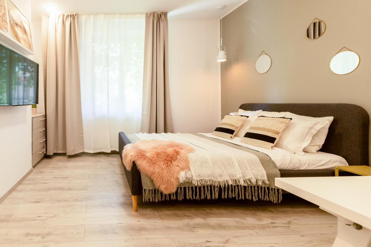 Ideal Stay: Spacious 2Br Apt Near Calea Victoriei Bukares Bagian luar foto