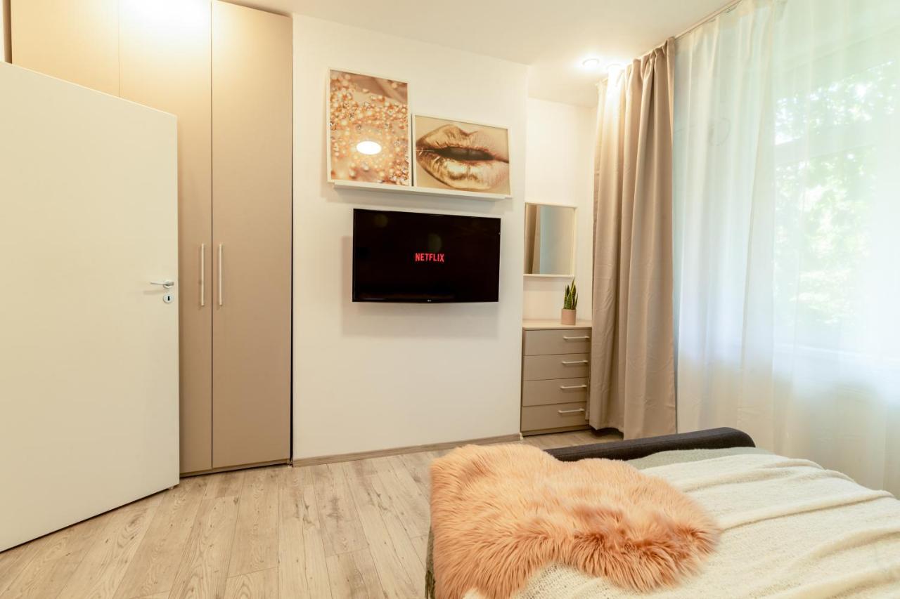 Ideal Stay: Spacious 2Br Apt Near Calea Victoriei Bukares Bagian luar foto