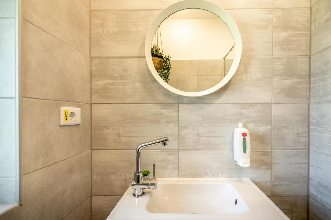 Ideal Stay: Spacious 2Br Apt Near Calea Victoriei Bukares Bagian luar foto