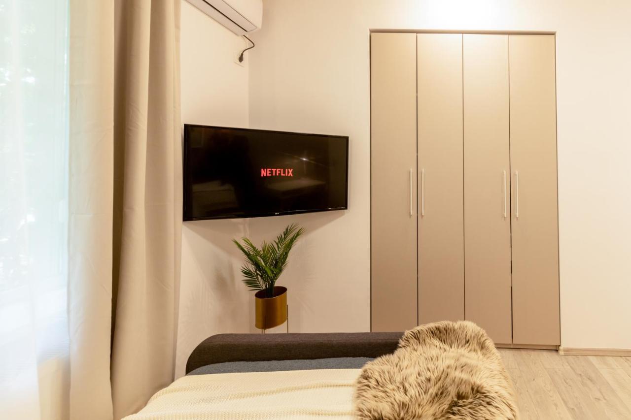 Ideal Stay: Spacious 2Br Apt Near Calea Victoriei Bukares Bagian luar foto