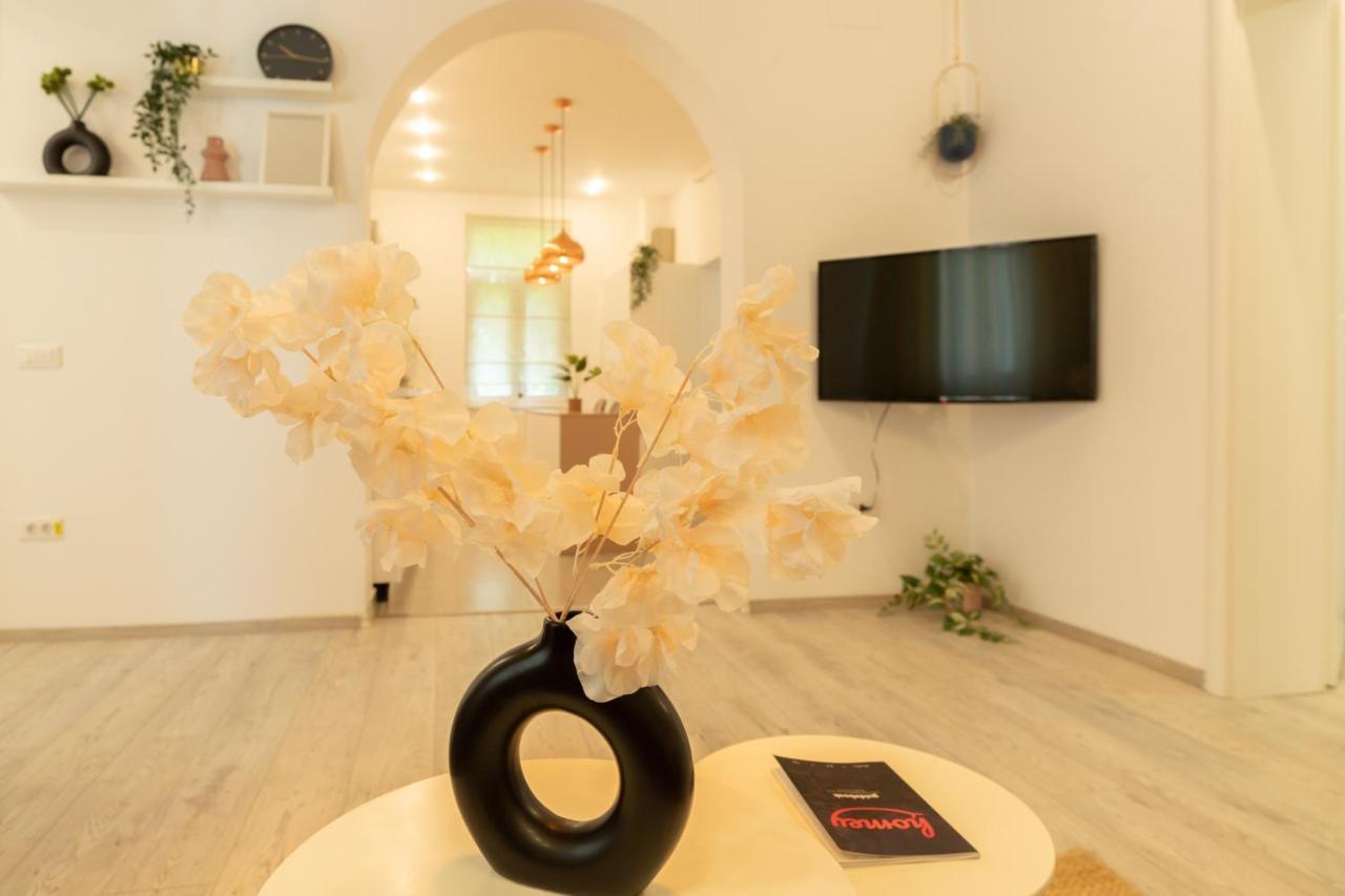 Ideal Stay: Spacious 2Br Apt Near Calea Victoriei Bukares Bagian luar foto