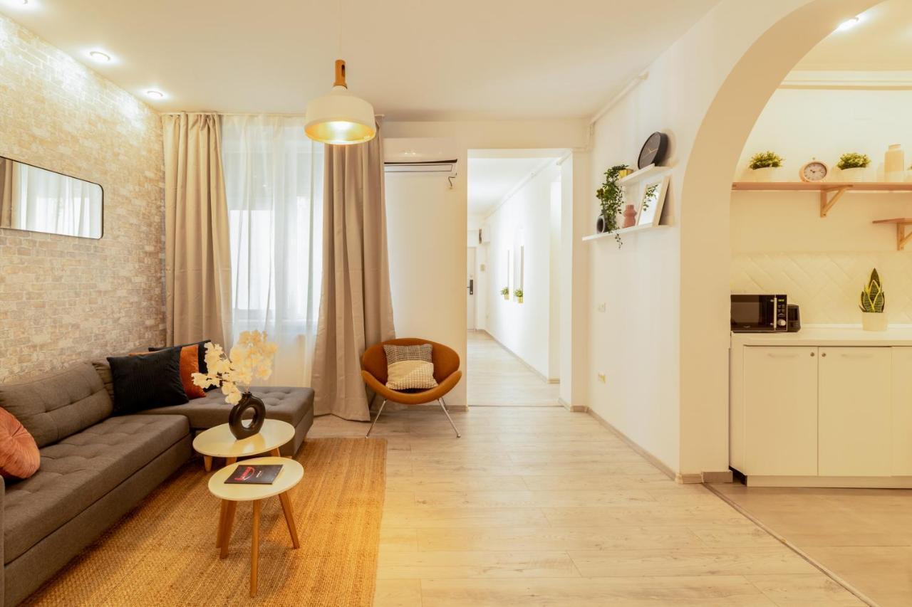 Ideal Stay: Spacious 2Br Apt Near Calea Victoriei Bukares Bagian luar foto